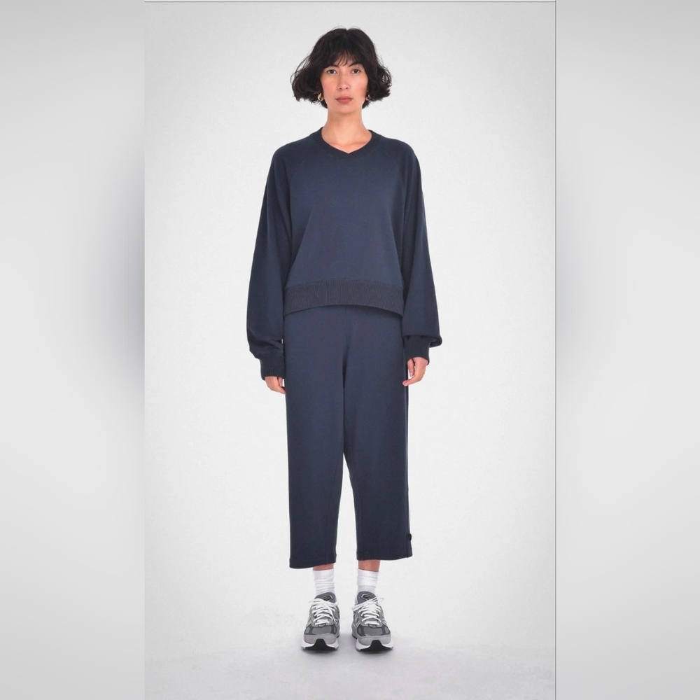 NWT Paper Label Midnight Blue Sweatshirt and Pants Set, Size M